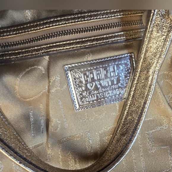Coach Poppy Large Goldtone Handbag. Excellent Condition - Picture 7 of 15